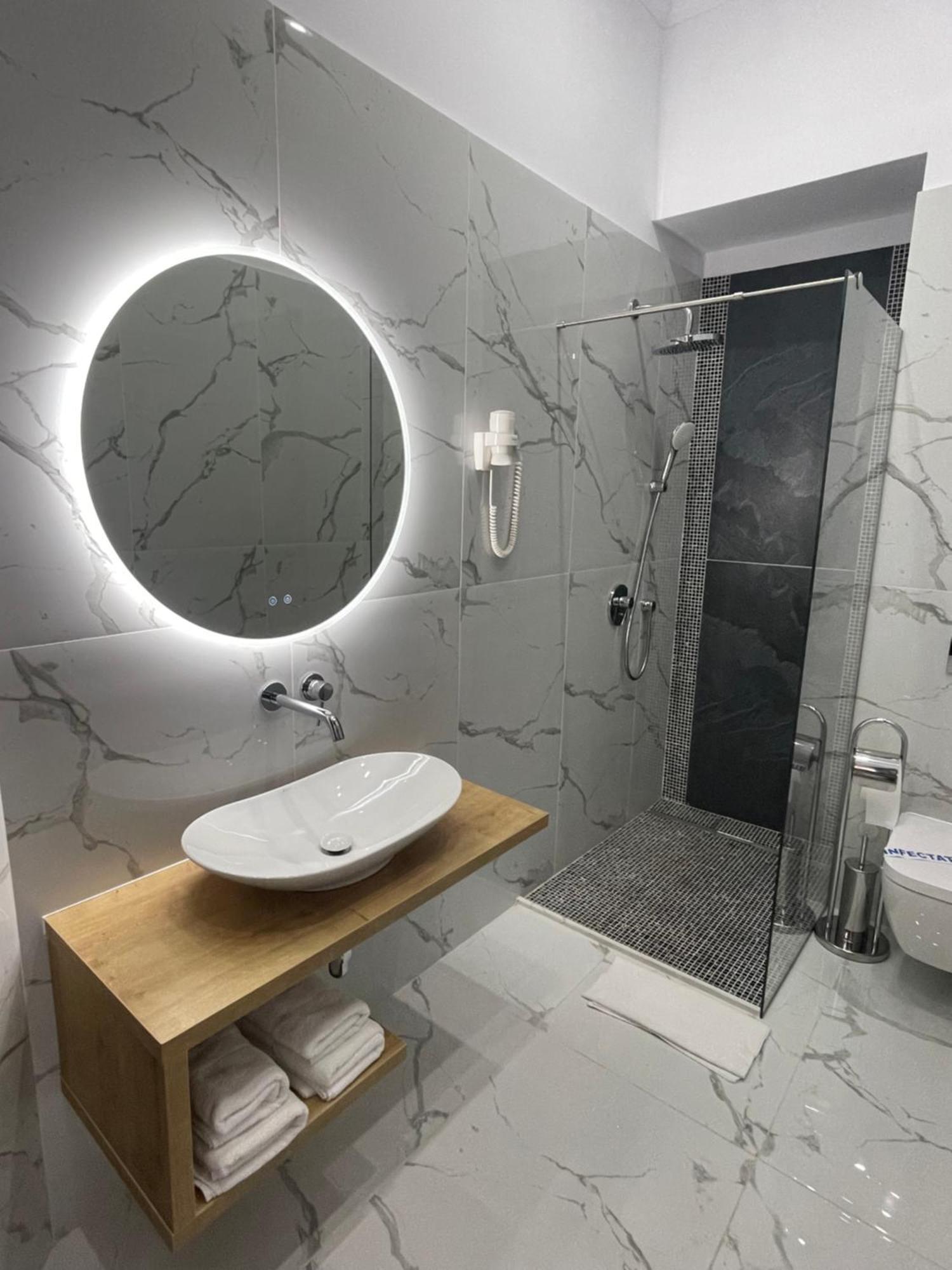 Hotel Europa Târgu Jiu Dış mekan fotoğraf